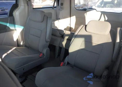 2008 Chrysler Town & Country Touring from USA, damaged, VIN 2A8HR54P78R655974